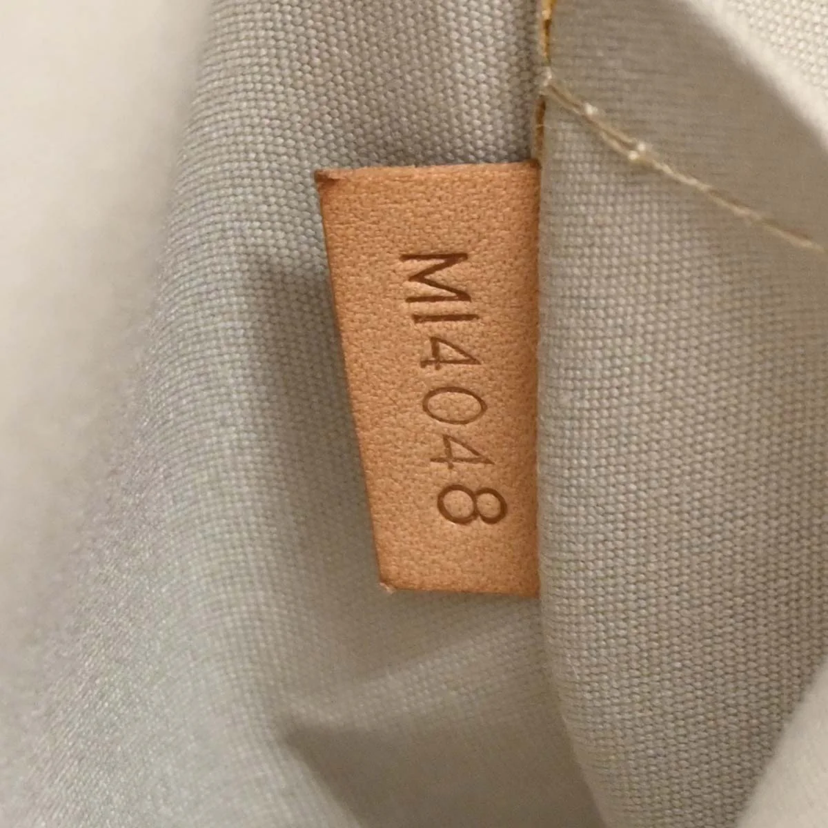 Louis Vuitton Gold Monogram Miroir Alma MM Handbag M93624 - Image 9