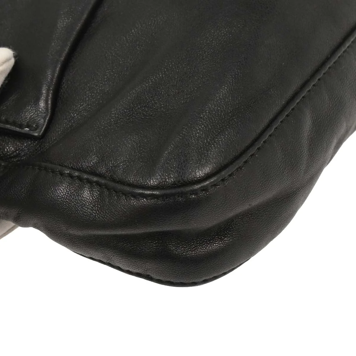 Fendi Black Lambskin Baguette Handbag - Image 3