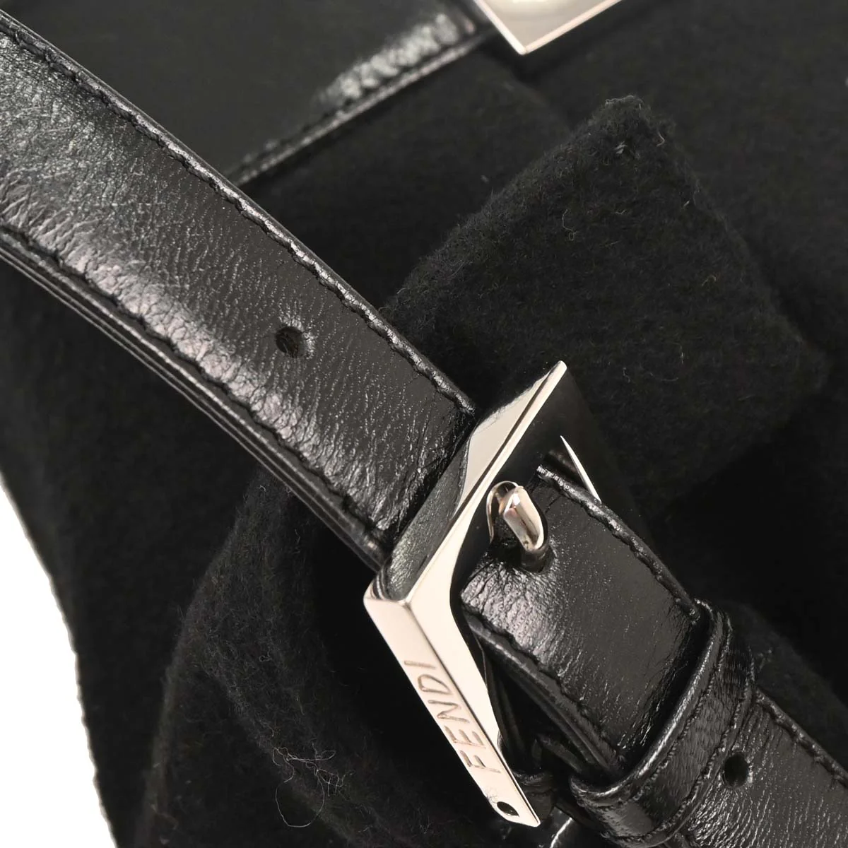 Gucci Red Canvas GG Horsebit Handbag - Image 4