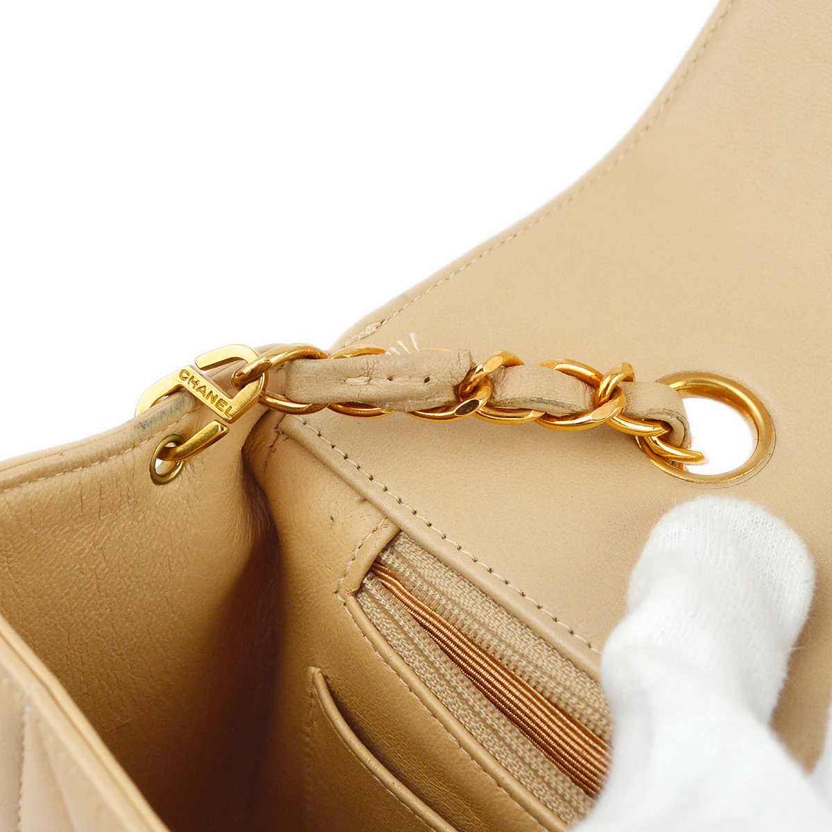 Chanel 1994-1996 Beige Lambskin Medium Diana Shoulder Bag - Image 10