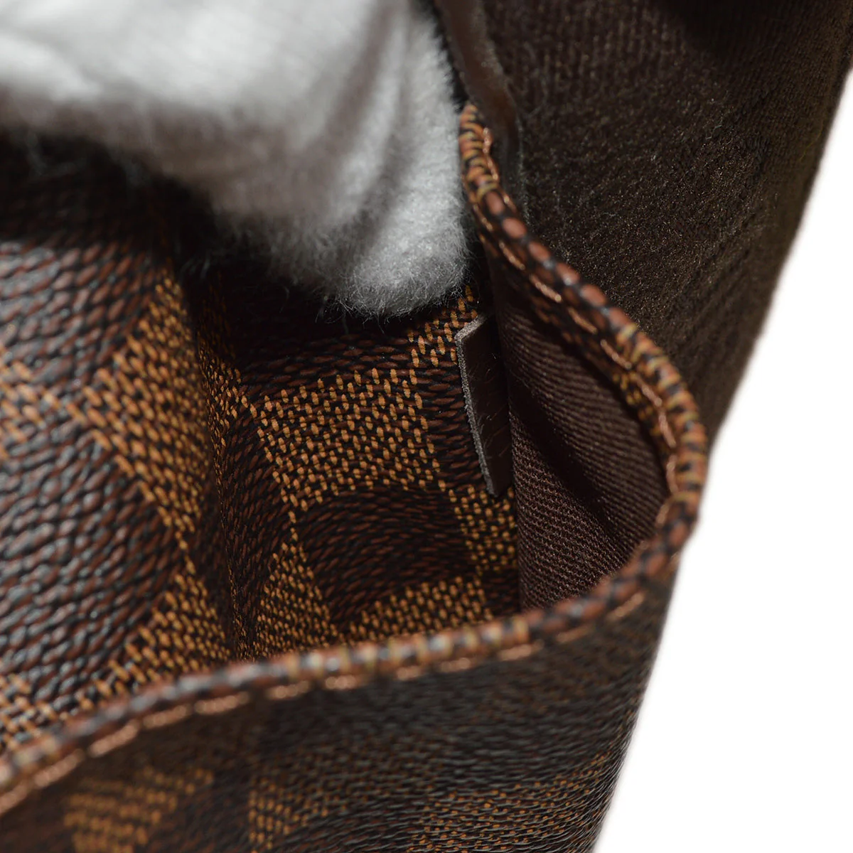 Louis Vuitton 2011 Damier Weekender MM Shoulder Duffle Bag N41138 - Image 9