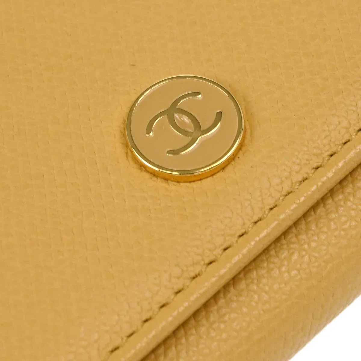 Chanel 2005-2006 Beige Calfskin Six Hook Key Case Small Good - Image 3