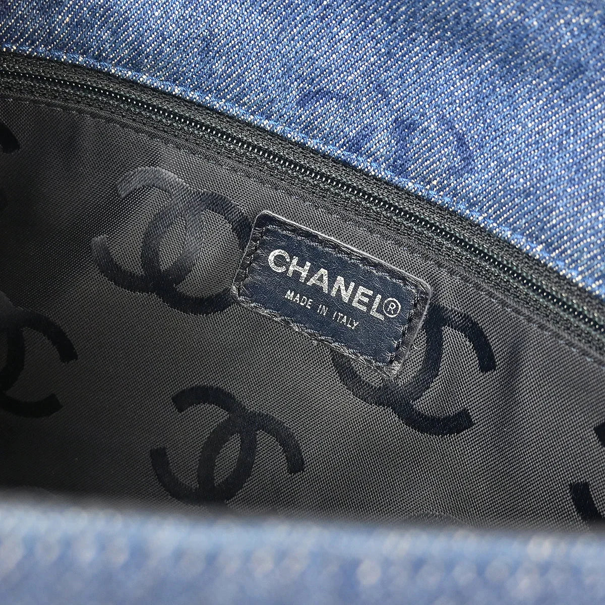 Chanel 2002-2003 Blue Denim Handbag - Image 8