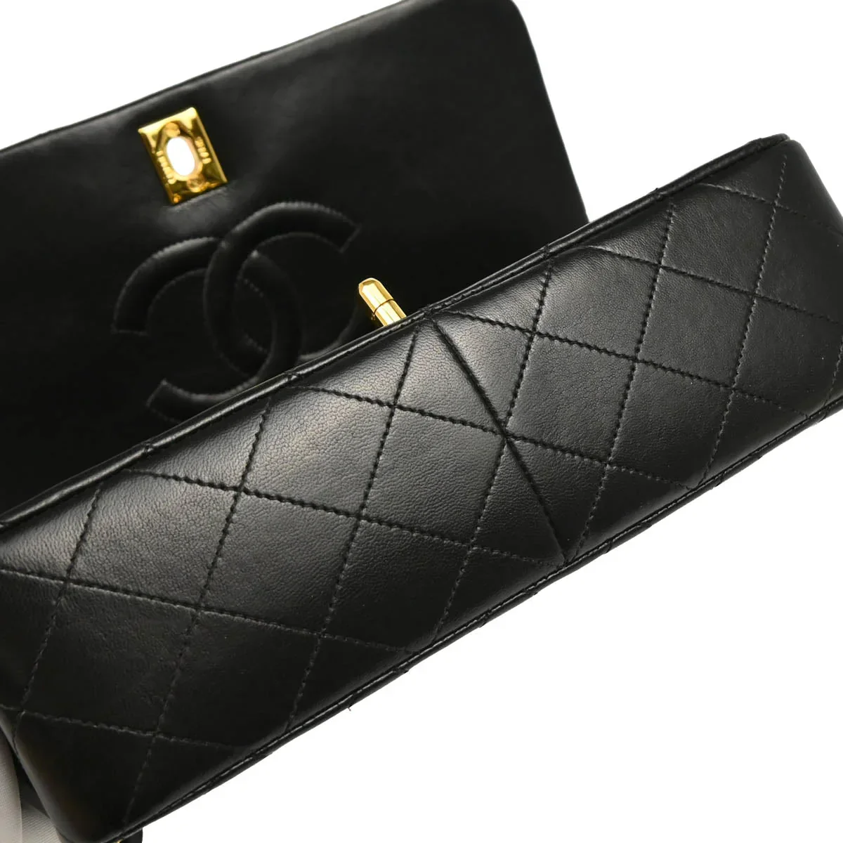 Chanel 1989-1991 Black Lambskin Turnlock Small Full Flap Shoulder Bag - Image 5