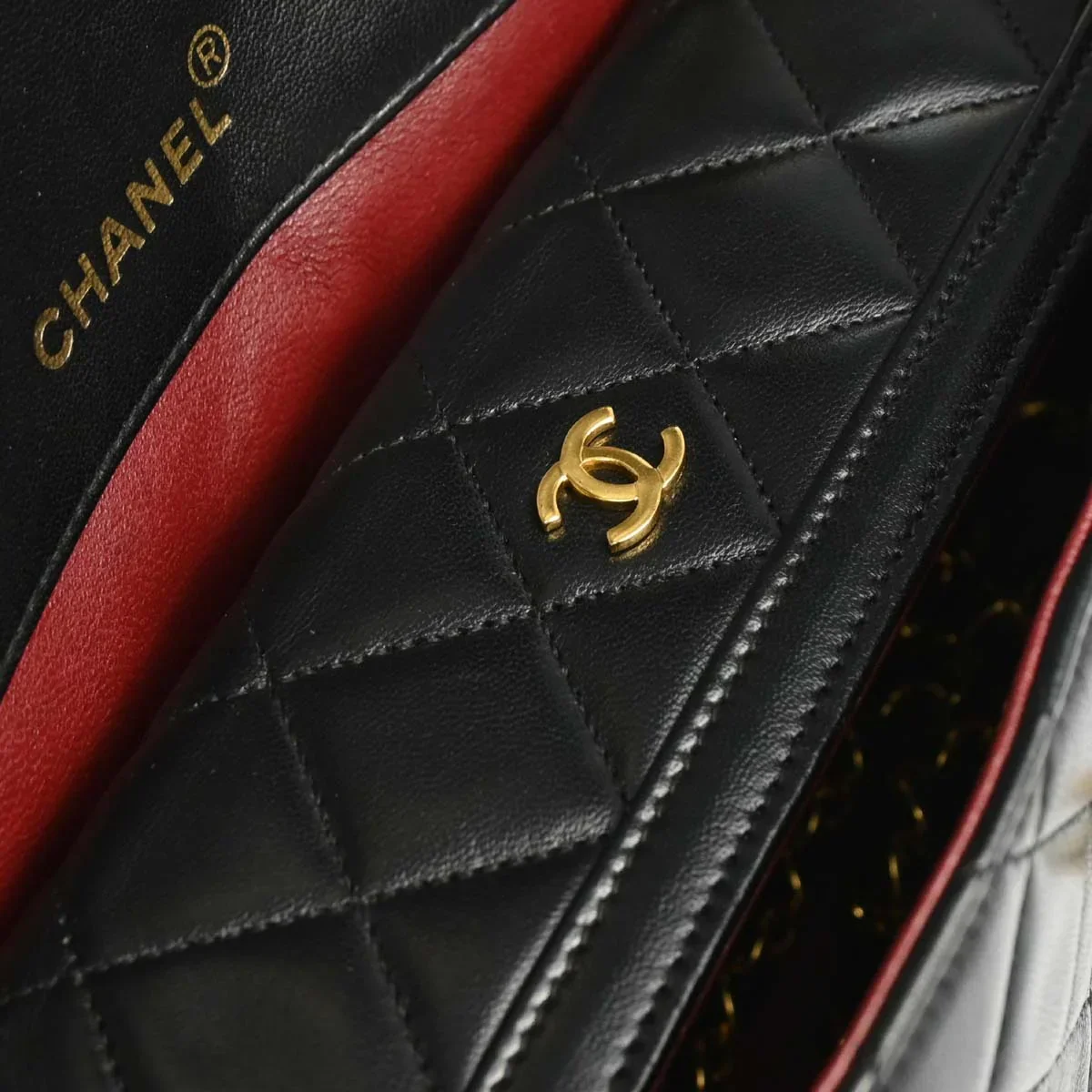Chanel 1989-1991 Black Lambskin Shoulder Bag - Image 13