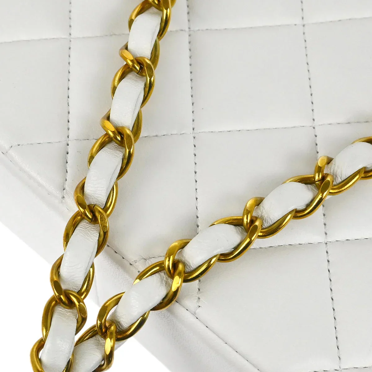 Chanel * 1994-1996 White Lambskin Medium Diana Shoulder Bag - Image 5