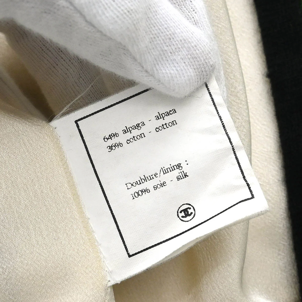 Chanel Sleeveless Fur Vest White - Image 10