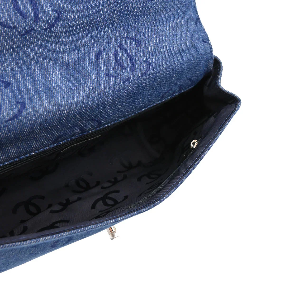 Chanel 2001-2003 Blue Denim Handbag - Image 4