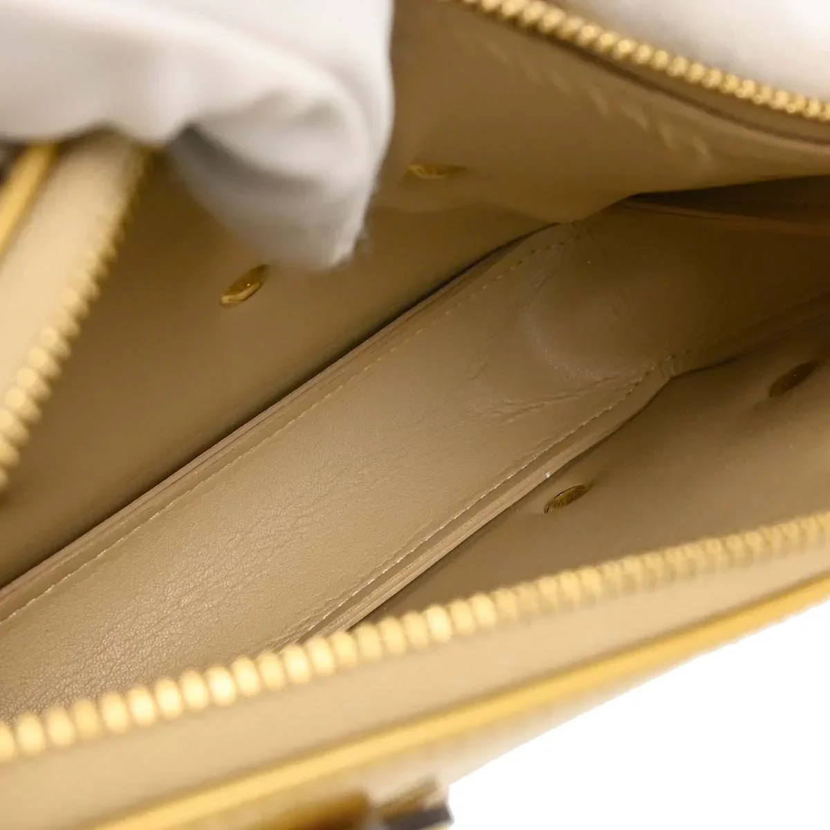 Louis Vuitton 2002 Beige Vernis Flower Lexington Handbag M92246 - Image 5