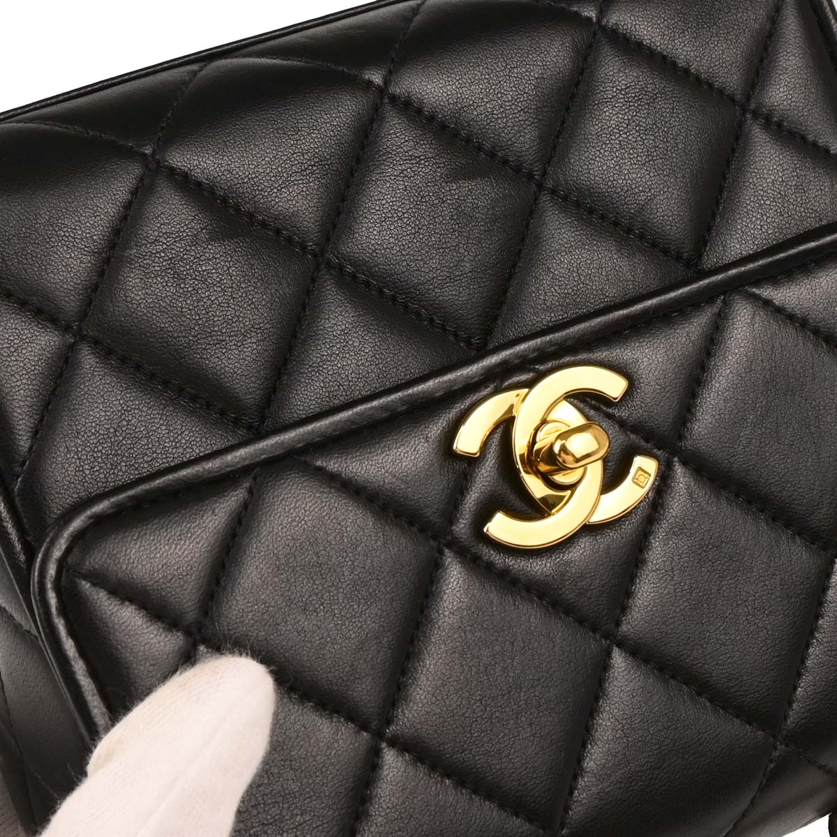 Chanel 1991-1994 Black Lambskin Shoulder Bag - Image 5