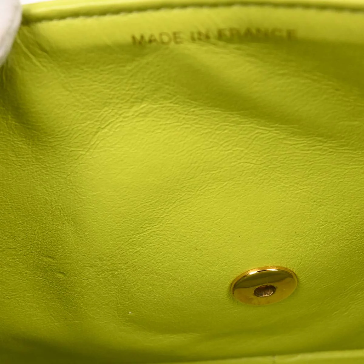 Chanel 1996-1997 Light Green Lambskin Medium Diana Shoulder Bag - Image 8