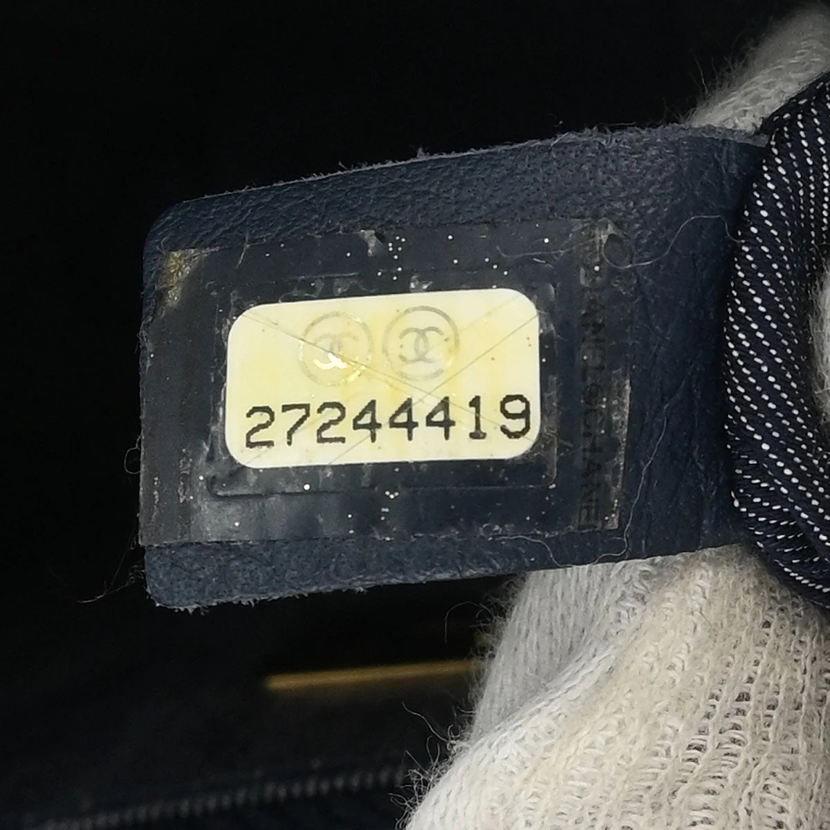 Chanel 2019 Black Lambskin Shoulder Bag - Image 10