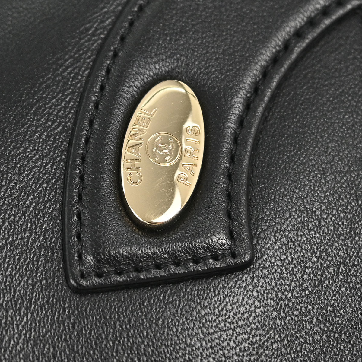 Chanel 2019 Black Lambskin Shoulder Bag - Image 4