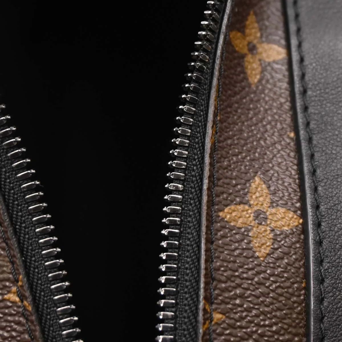 Louis Vuitton 2018 Monogram Solar Ray Soft Trunk Shoulder Bag M44478 - Image 10