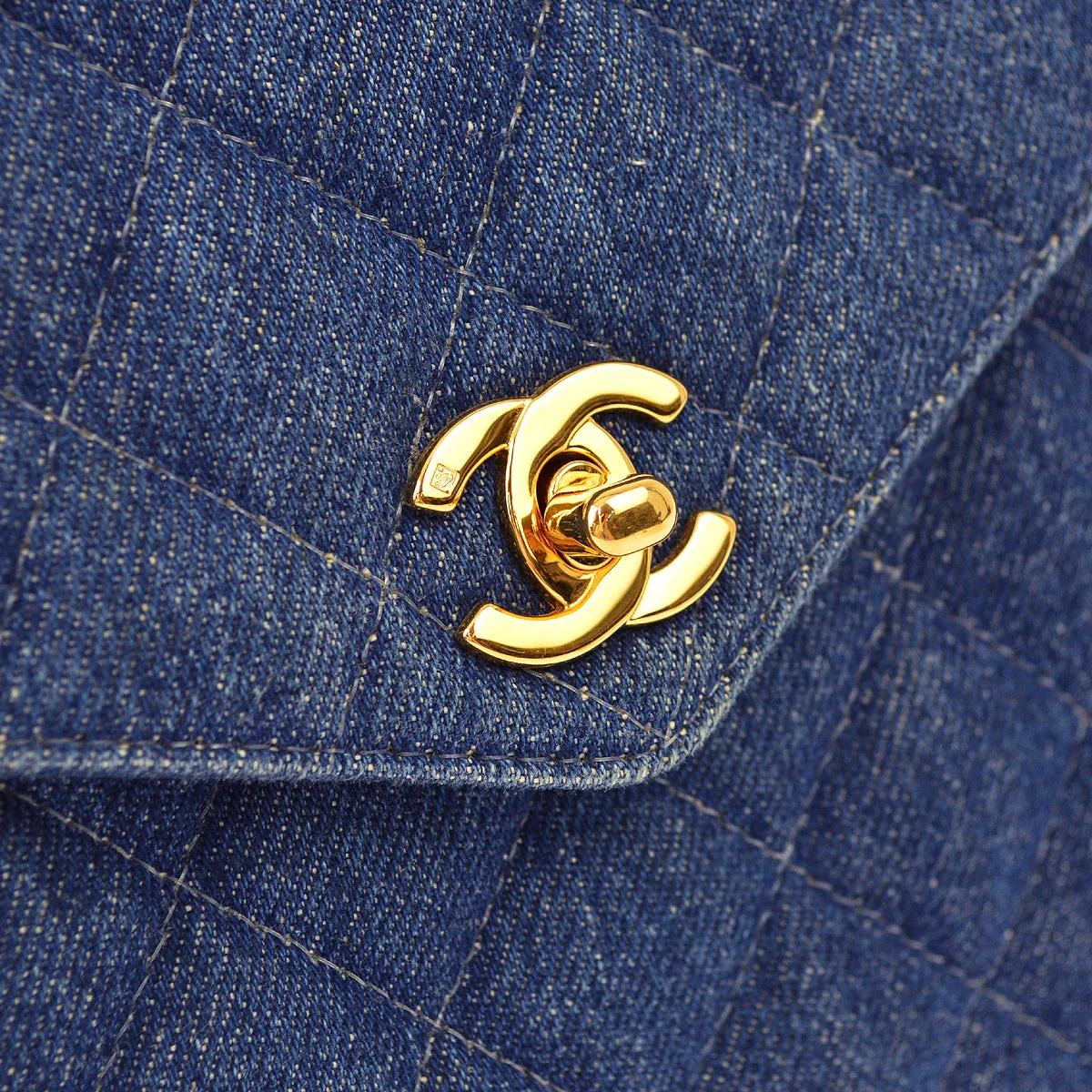 Chanel 1997-1999 Indigo Denim Handbag - Image 4