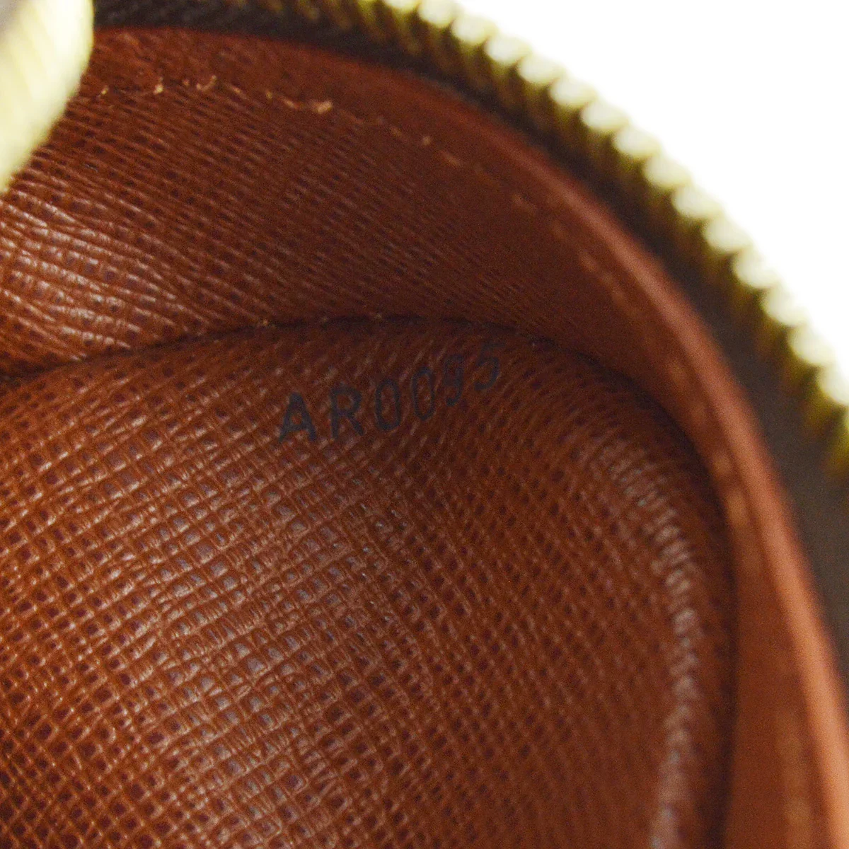 Louis Vuitton 2005 Monogram Nile Messenger Shoulder Bag M45244 - Image 10