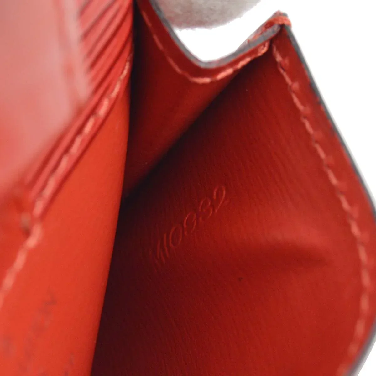 Louis Vuitton 1992 Red Epi Sherwood Pouch M52907 - Image 7