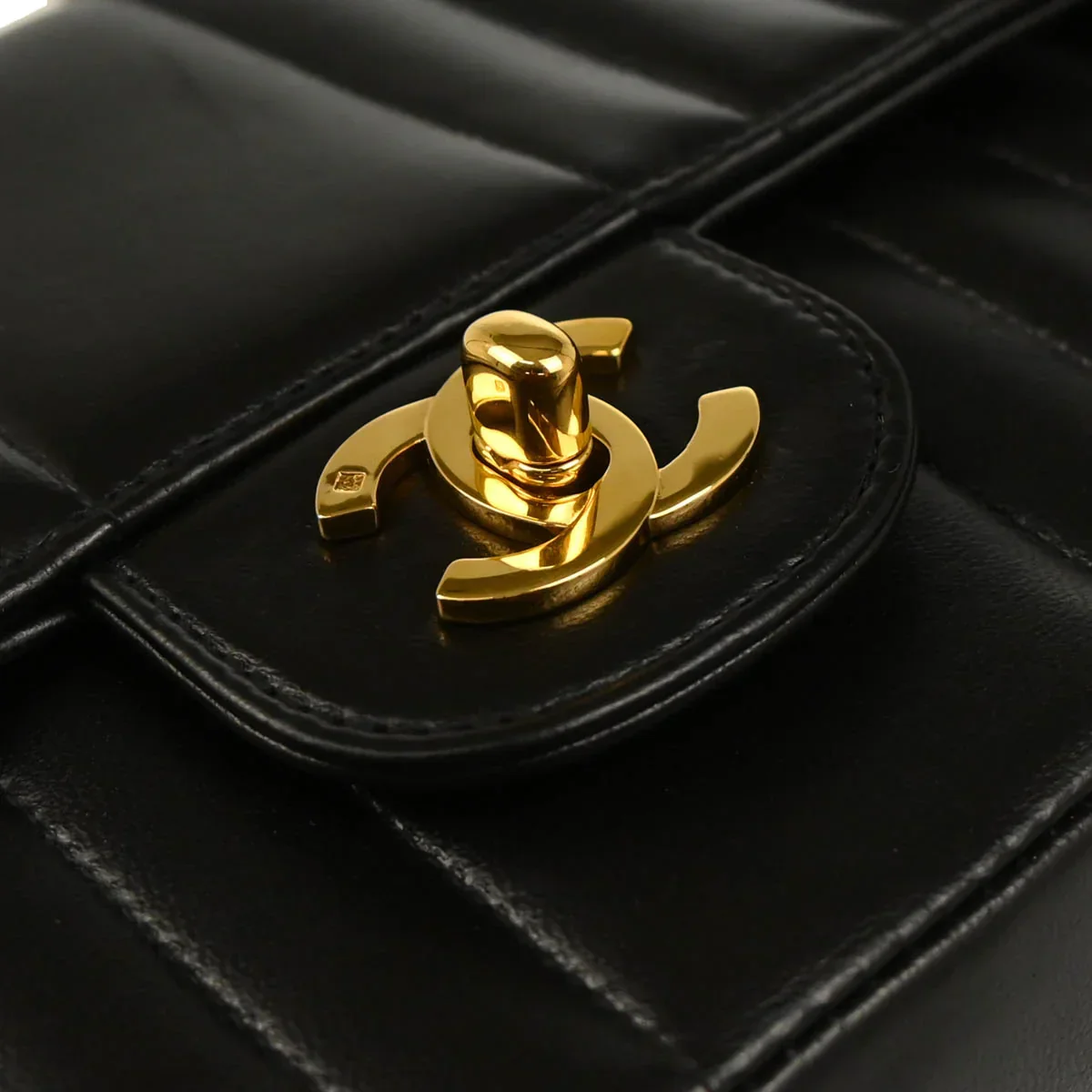 Chanel 1991-1994 Black Lambskin Vertical Stitch Single Flap Shoulder Bag - Image 6