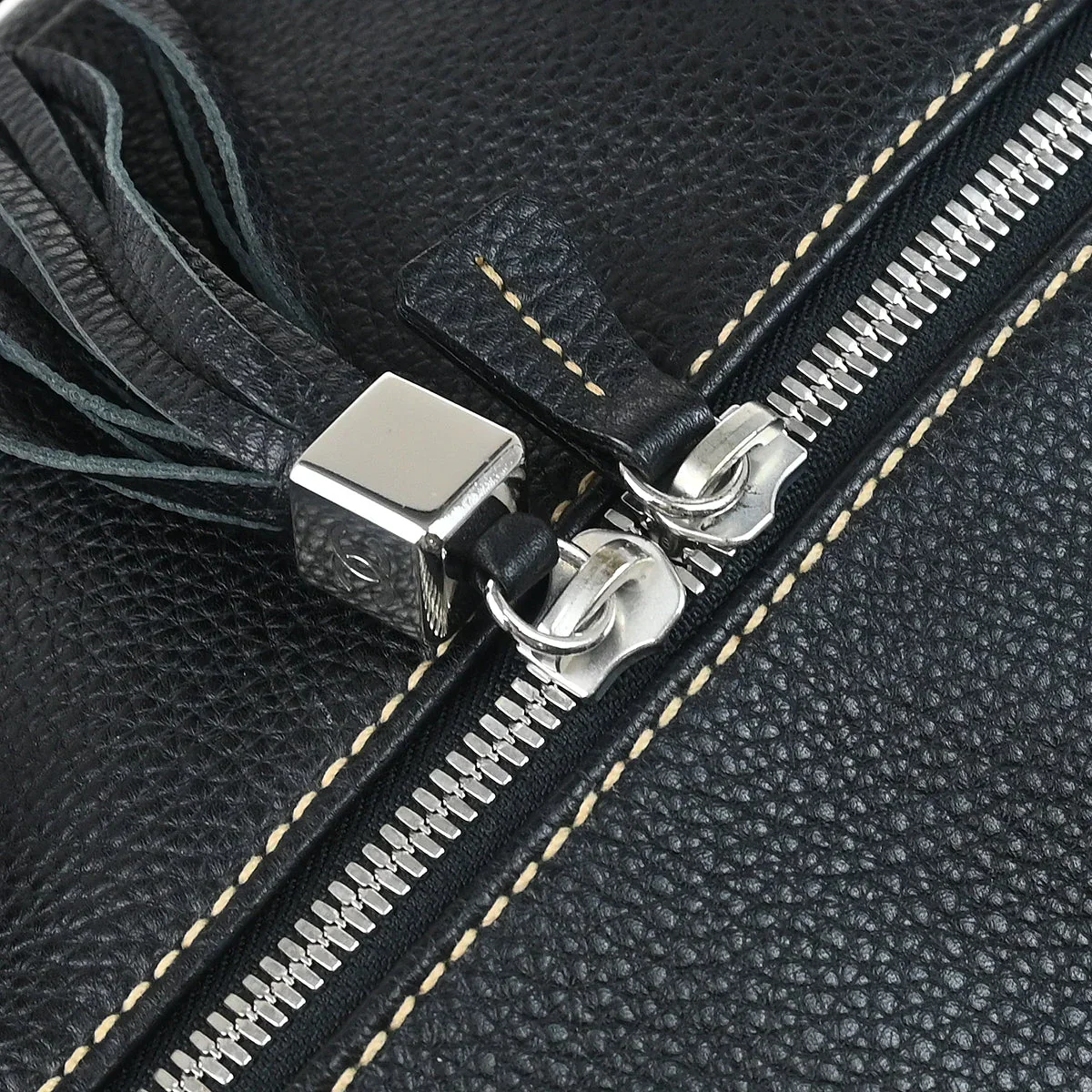 Chanel 2003-2004 Black Calfskin 2way Duffle Handbag - Image 6