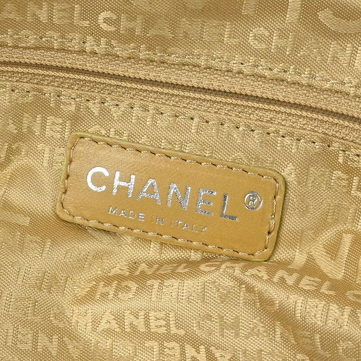 Chanel 2003-2004 Black Calfskin 2way Duffle Handbag - Image 9
