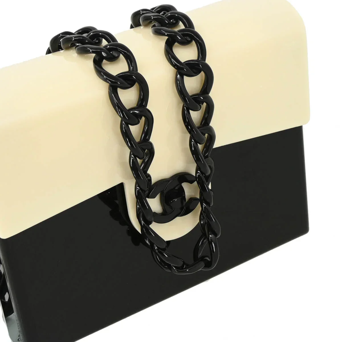 Chanel 2000-2001 Black White Acrylic Shoulder Bag - Image 3