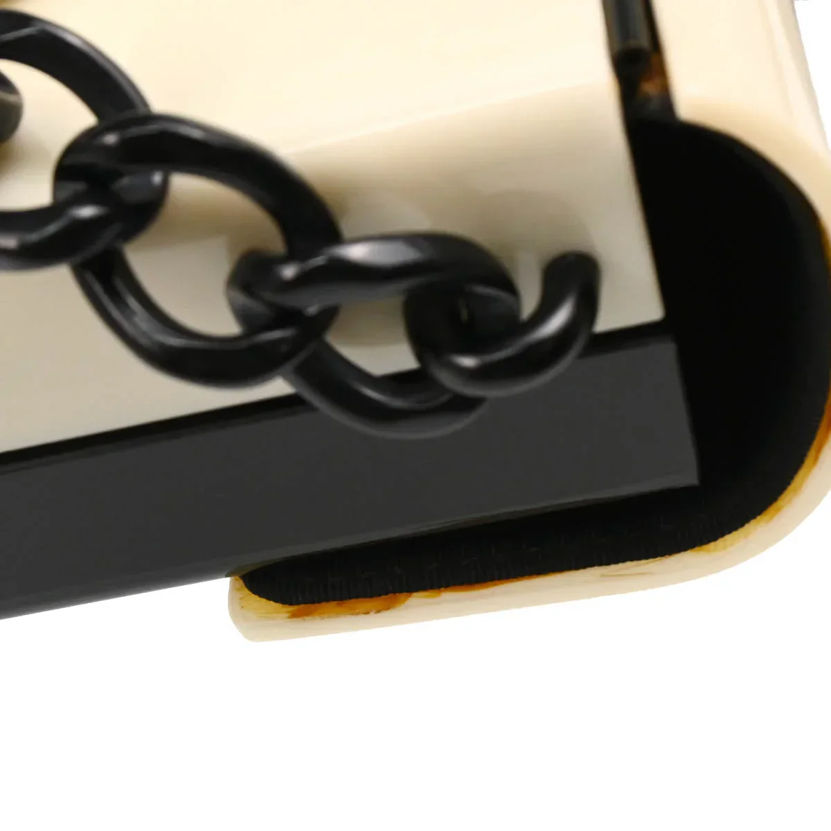Chanel Black White Acrylic Shoulder Bag - Image 7