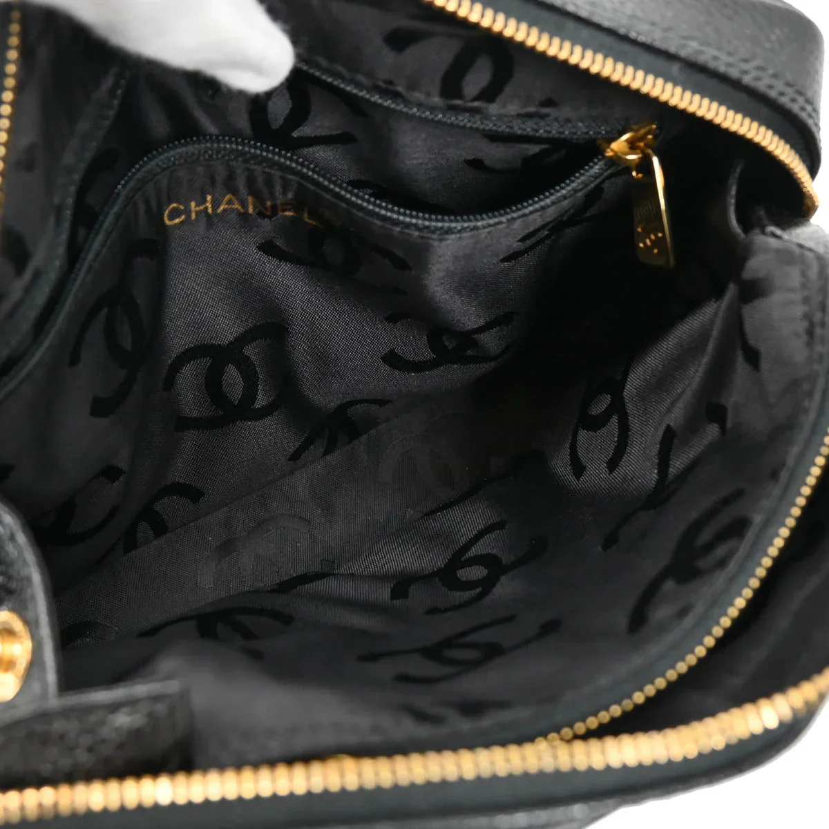 Chanel 2000-2001 Black Caviar Chevron Shoulder Bag - Image 7