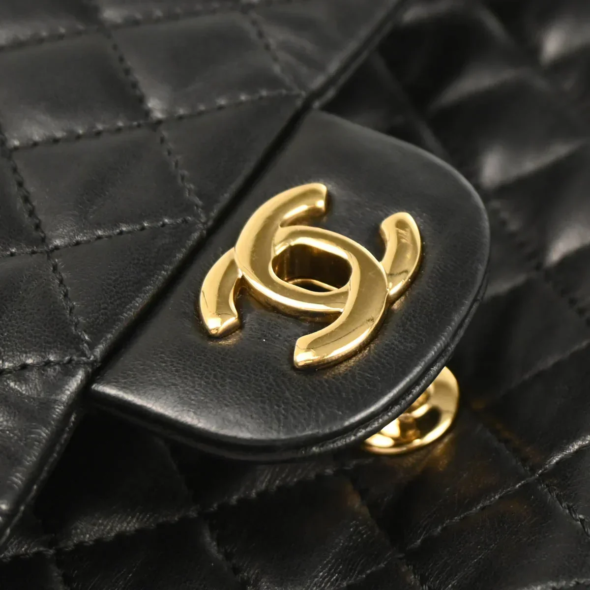Chanel 2009-2010 Black Lambskin Valentine Shoulder Bag - Image 6