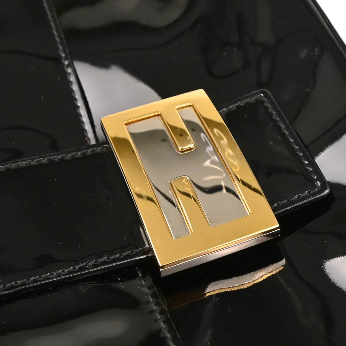 Fendi 2008 Black Patent Leather Baguette Handbag - Image 8