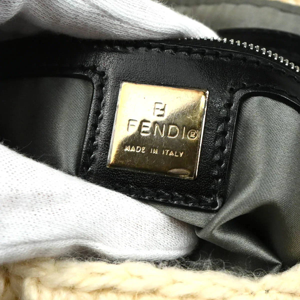 Fendi 1990s White Wool Baguette Handbag - Image 10