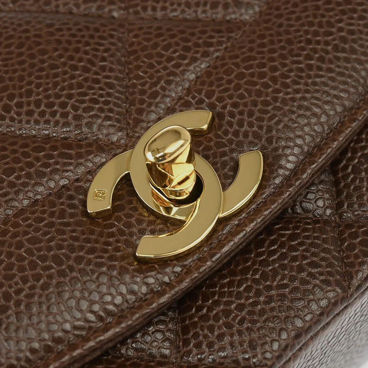 Chanel 1991-1994 Brown Caviar Small Diana Shoulder Bag - Image 4