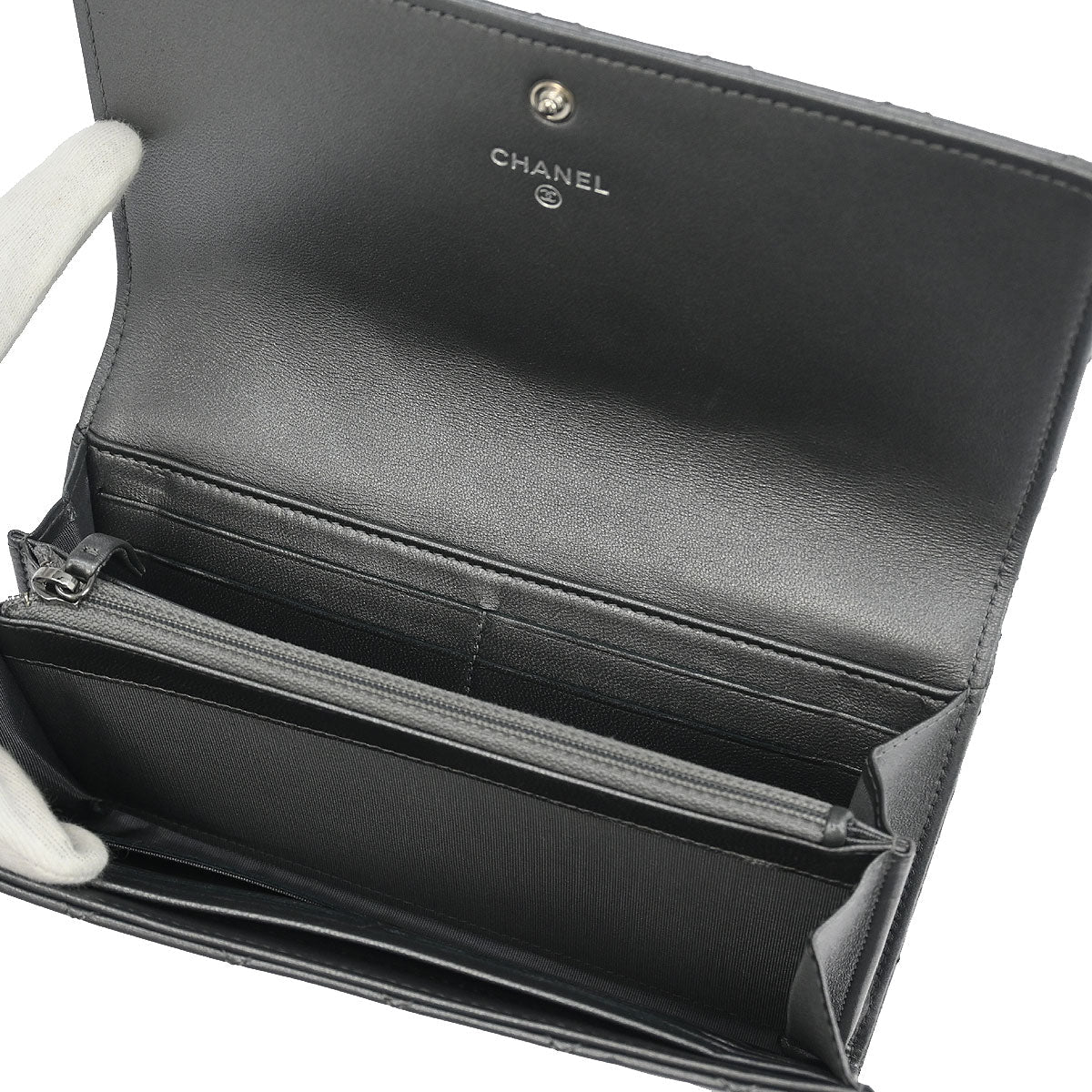 Chanel 2014 Silver Lambskin Long Wallet - Image 5