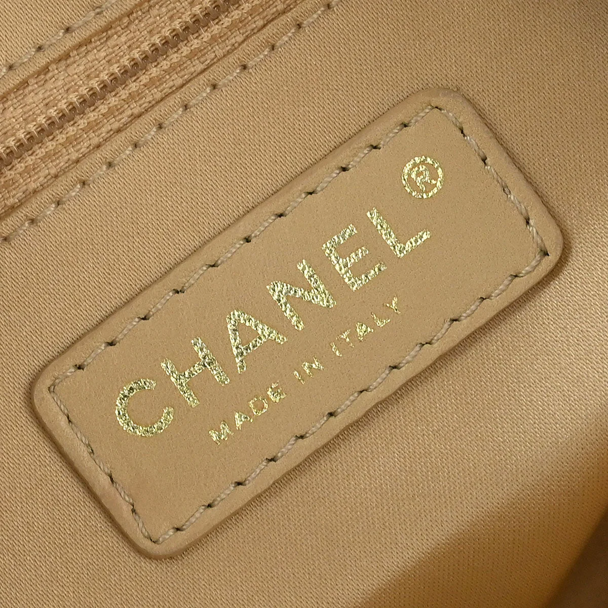 Chanel 2006-2008 Black Calfskin Rodeo Drive Shoulder Bag - Image 8