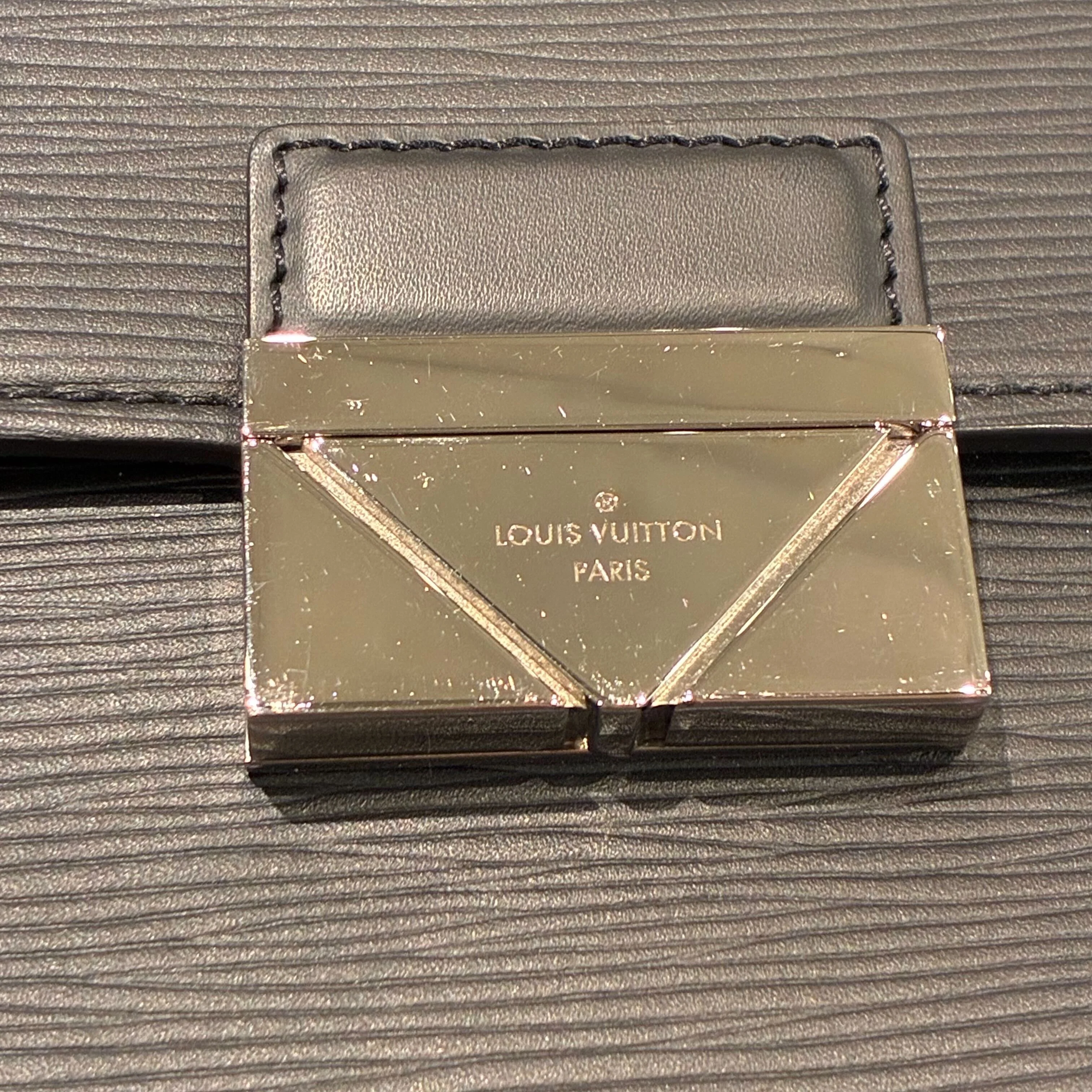 Louis Vuitton 2017 Black Epi Pochette Thames Clutch Bag M42742 - Image 12
