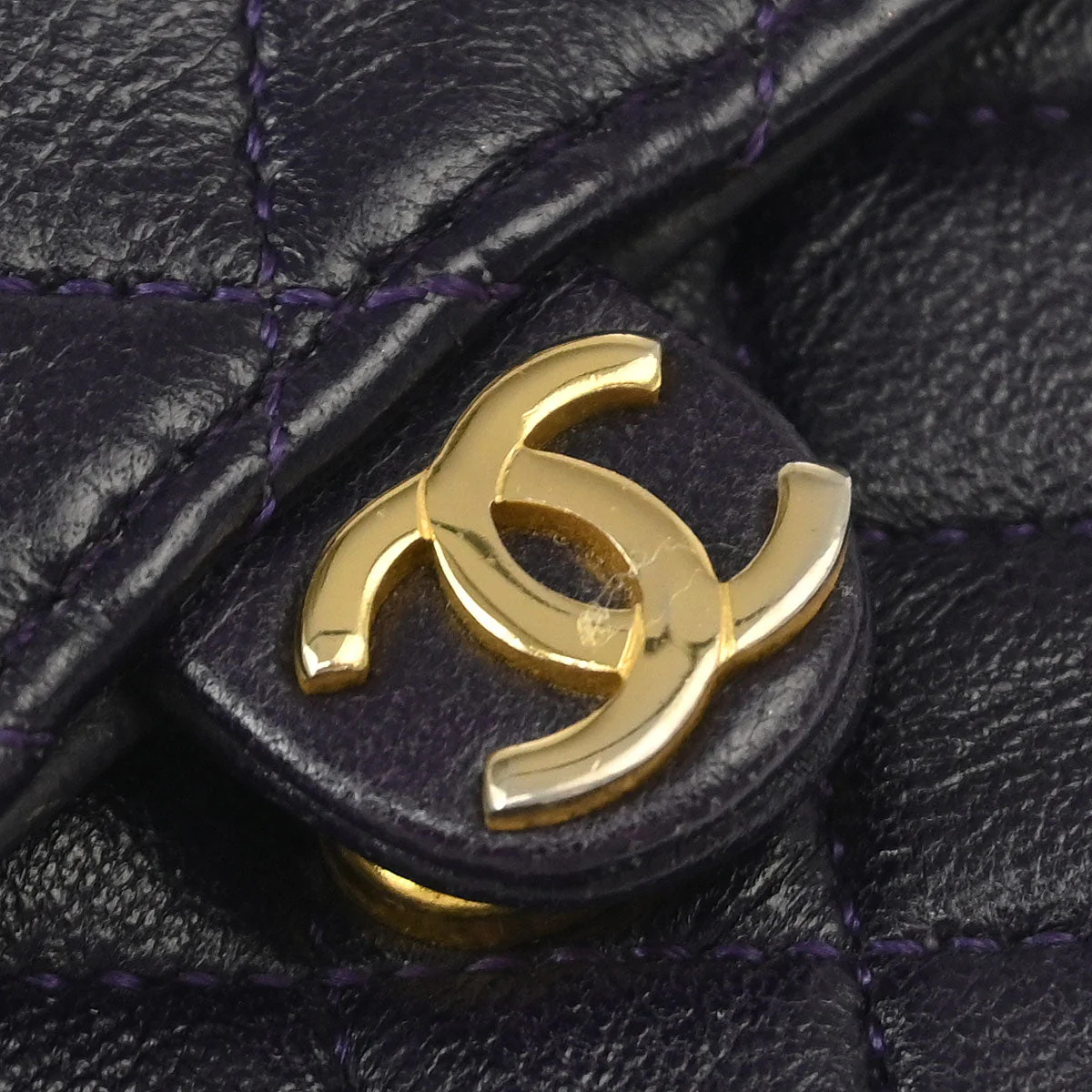 Chanel 1989-1991 Dark Purple Lambskin Micro Chain Shoulder Bag Pouch - Image 5