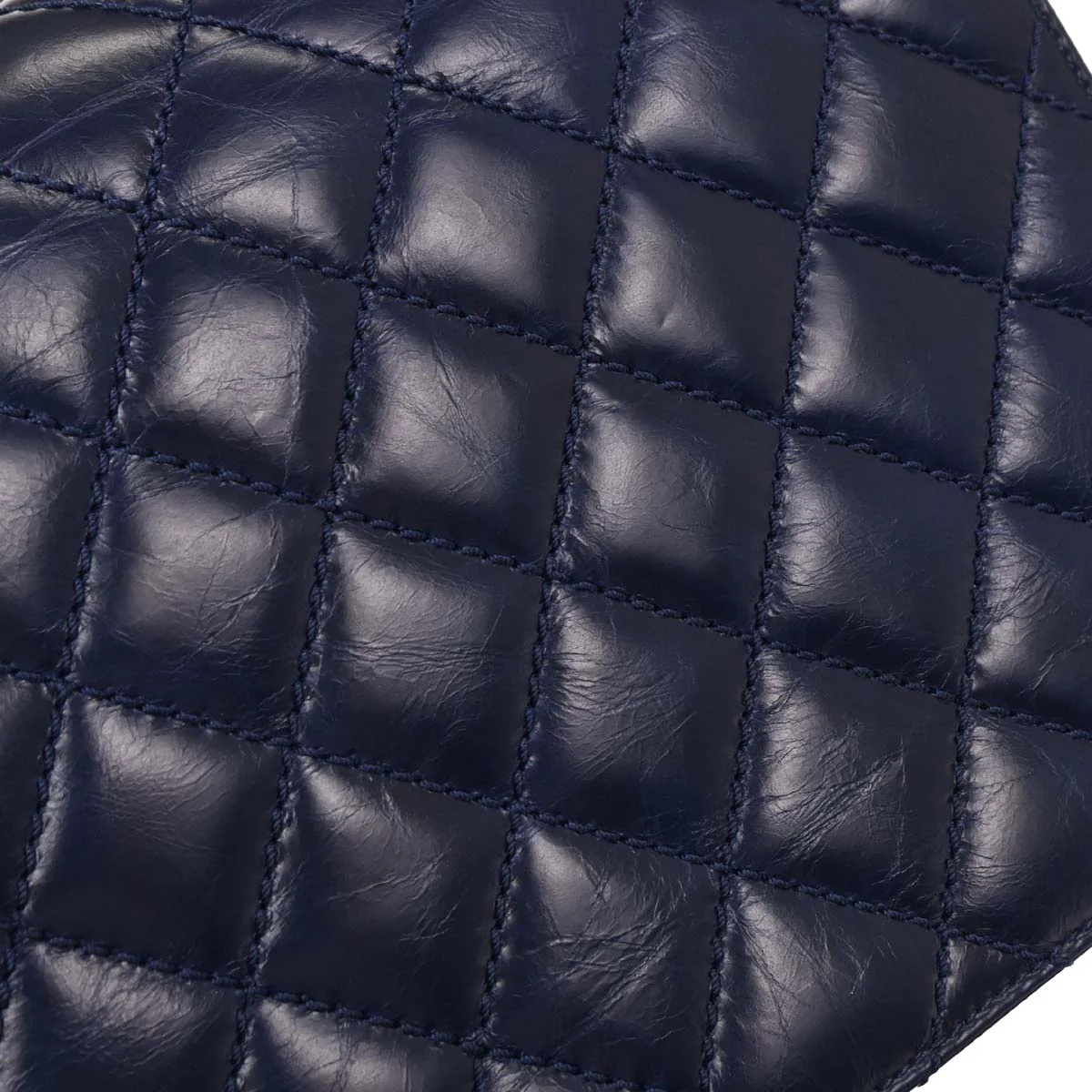 Chanel 2016-2017 Navy Calfskin Day Trip Flap Bag - Image 4