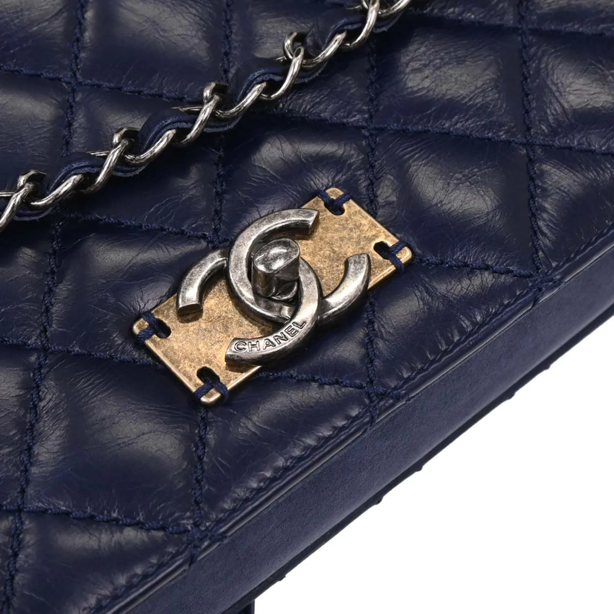 Chanel 2016-2017 Navy Calfskin Day Trip Flap Bag - Image 5
