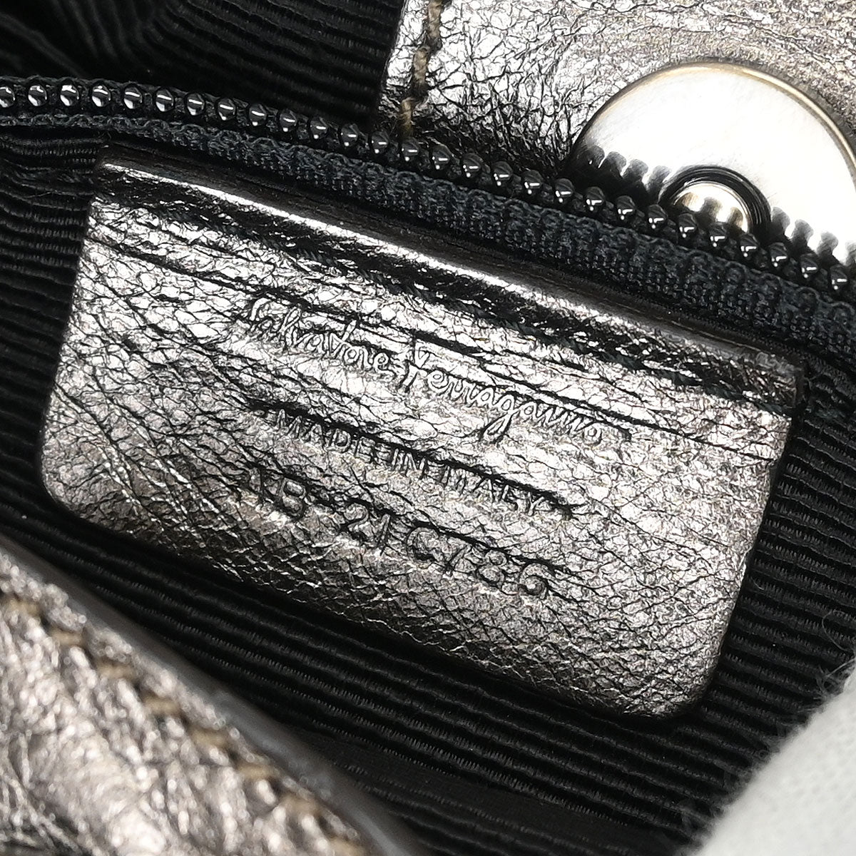Salvatore Ferragamo Metallic Bronze Leather Vara Bow Handbag - Image 10