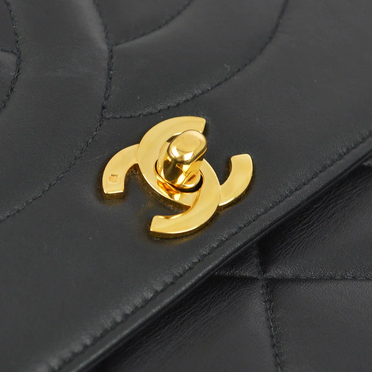 Chanel Black Lambskin Straight Flap Shoulder Bag - Image 3