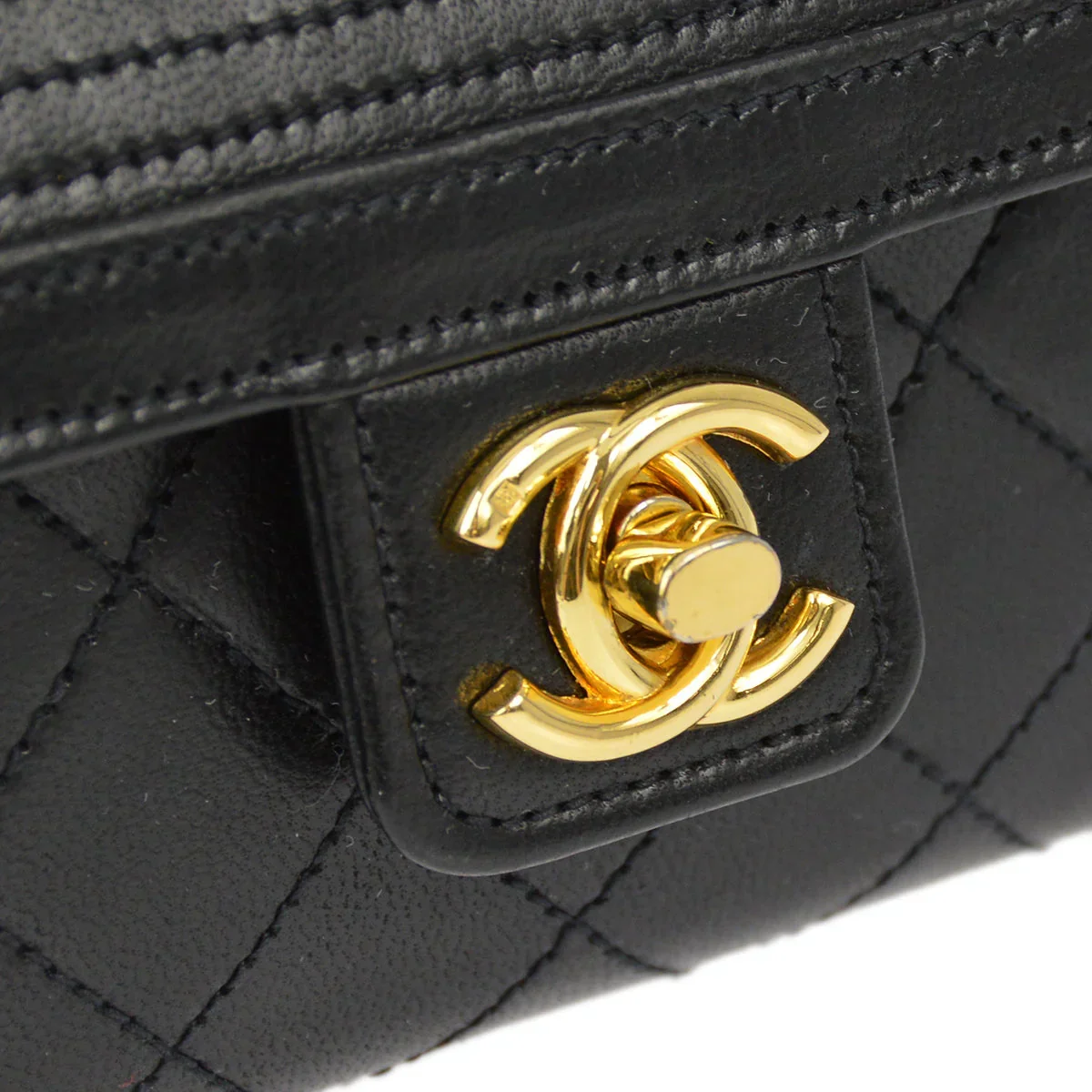 Chanel * 1986-1988 Black Lambskin Handbag - Image 4
