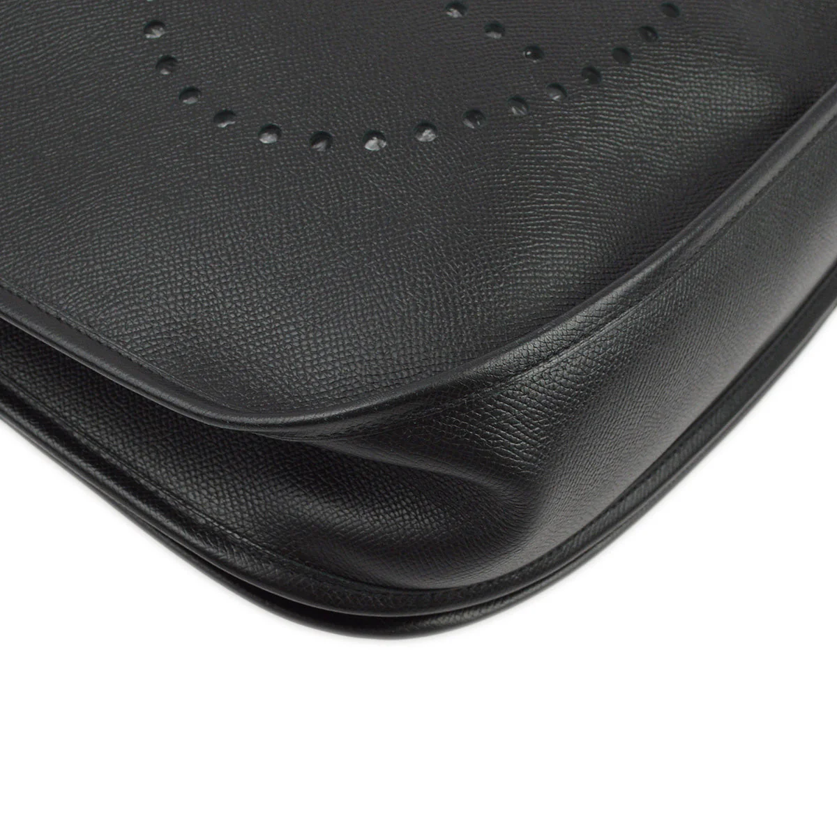 Hermes 2011 Black Epsom Evelyne 3 GM Shoulder Bag - Image 3
