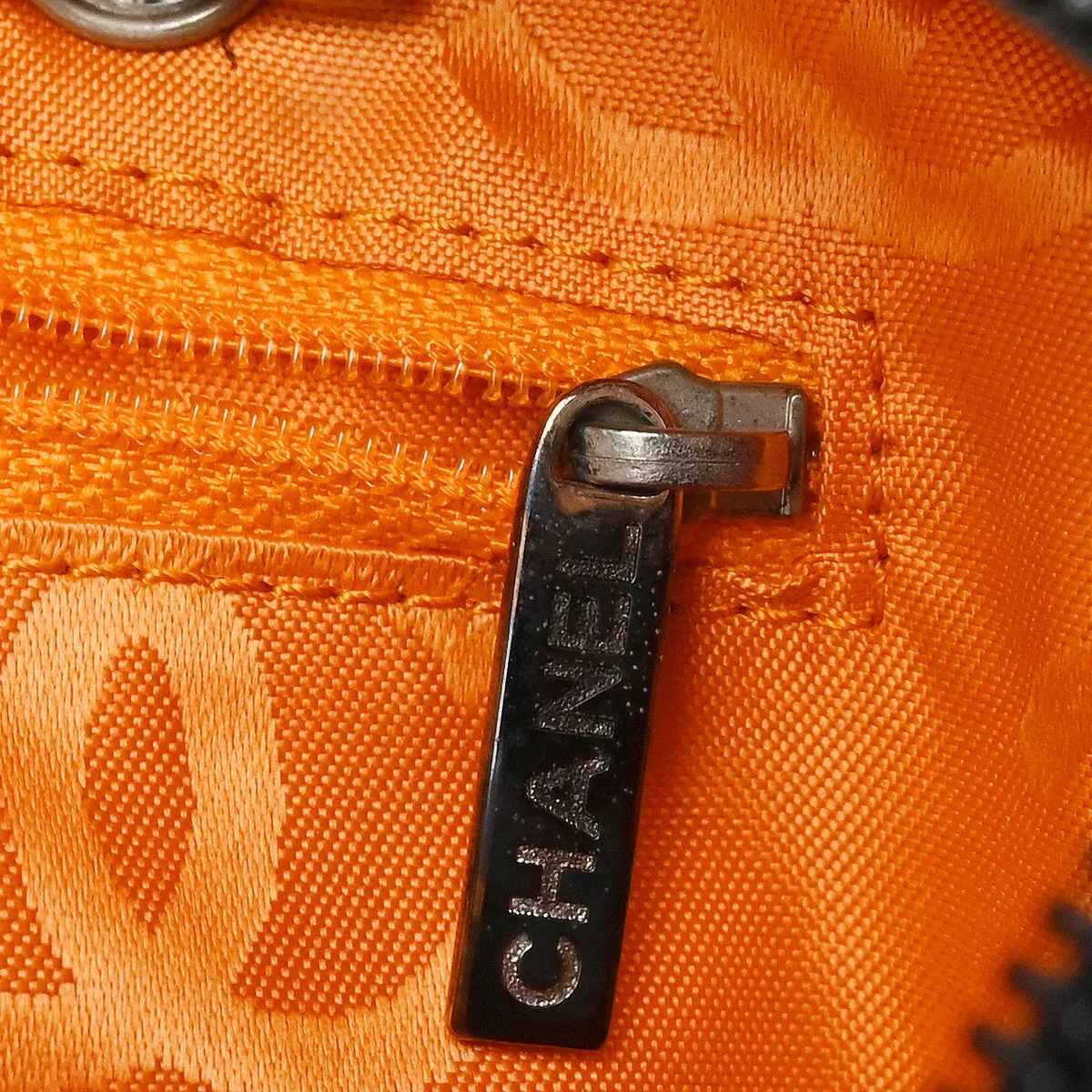 Chanel 2005-2006 Brown Calfskin Cambon Ligne Handbag - Image 8