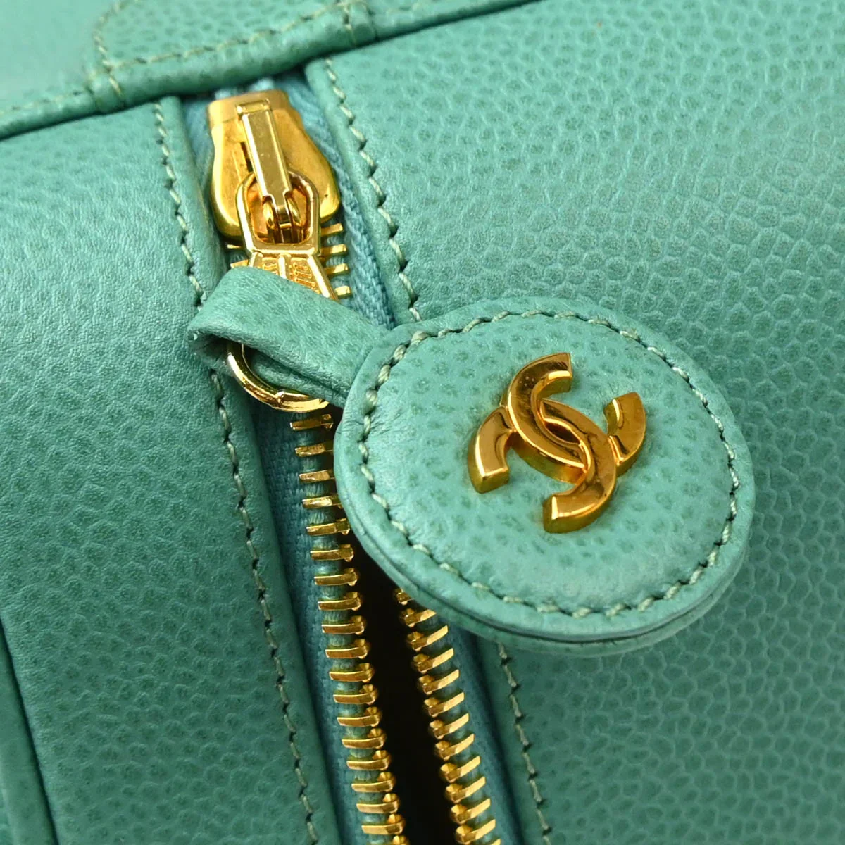 Chanel 1997-1999 Emerald Green Caviar Timeless Vanity Handbag - Image 6
