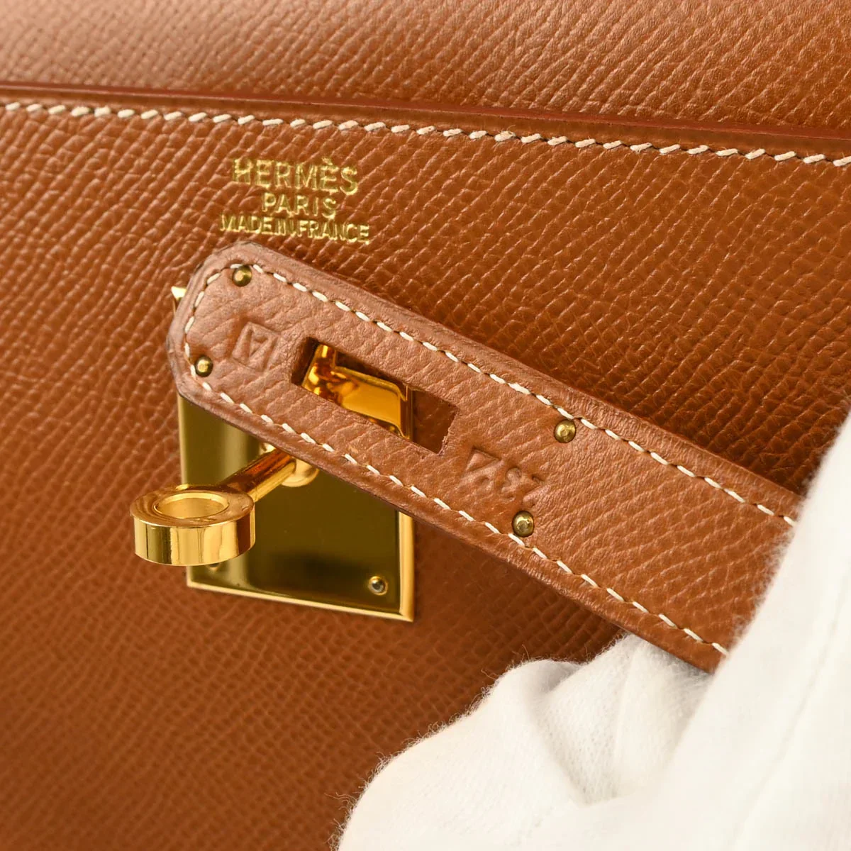 Hermes 1997 Gold Courchevel Kelly 32 Sellier 2way Shoulder Handbag - Image 10