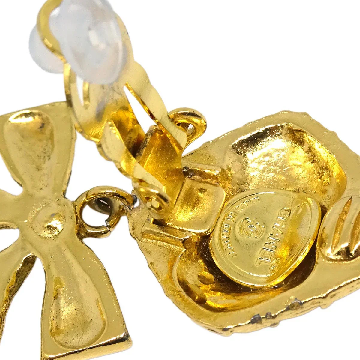Chanel Gold Bow Rhombus Earrings Clip-On - Image 4