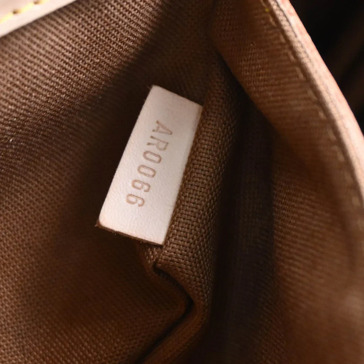 Louis Vuitton 2006 Monogram Cabas Mezzo Tote Handbag M51151 - Image 10