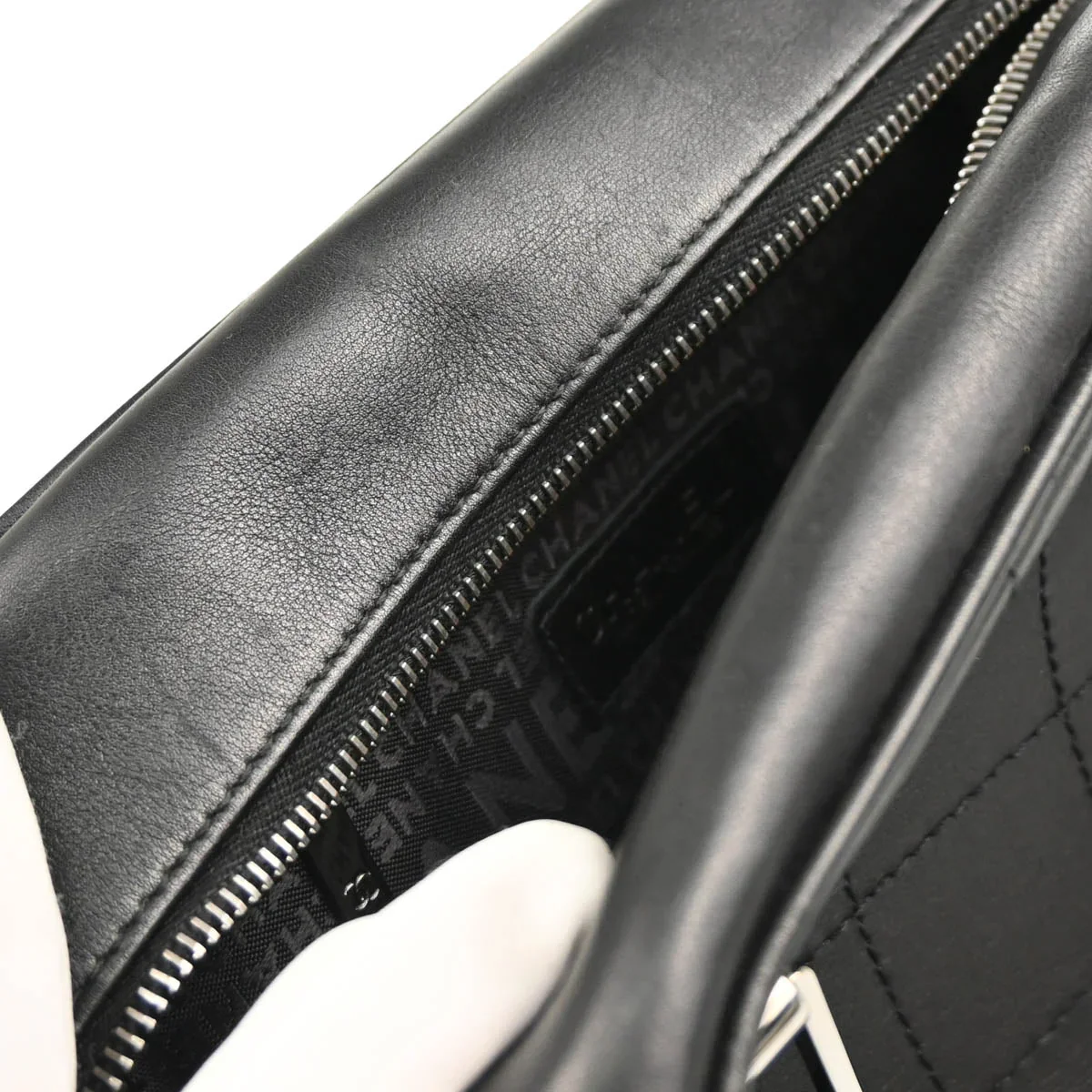 Chanel 2001-2003 Black Calfskin Choco Bar Handbag - Image 7