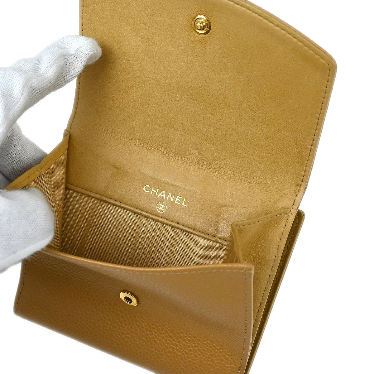Chanel 2003-2004 Beige Caviar Bifold Wallet - Image 4