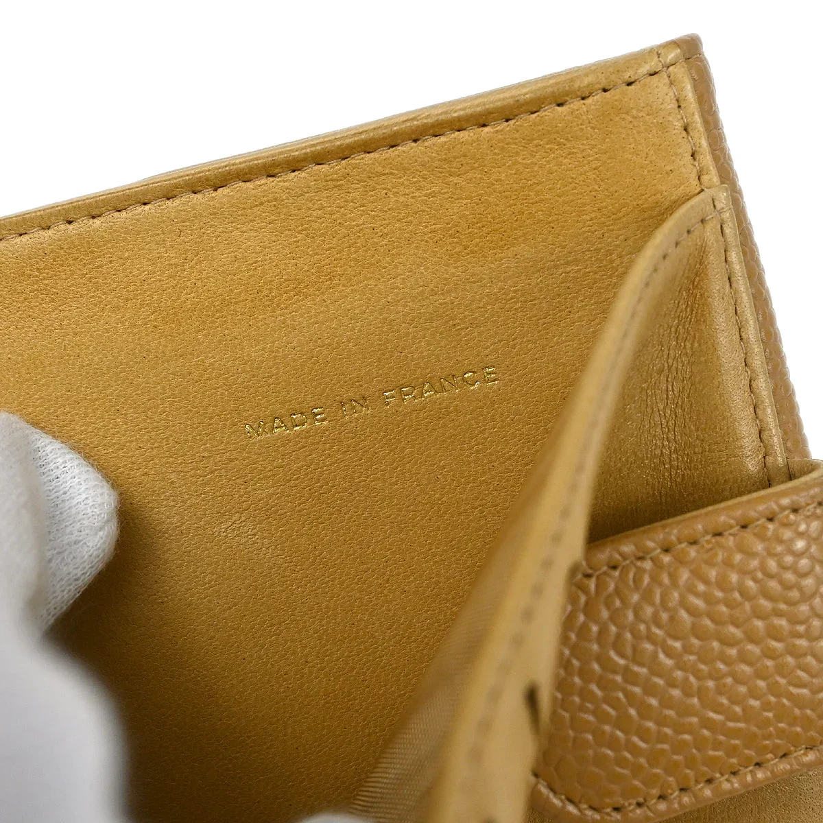 Chanel 2003-2004 Beige Caviar Bifold Wallet - Image 7