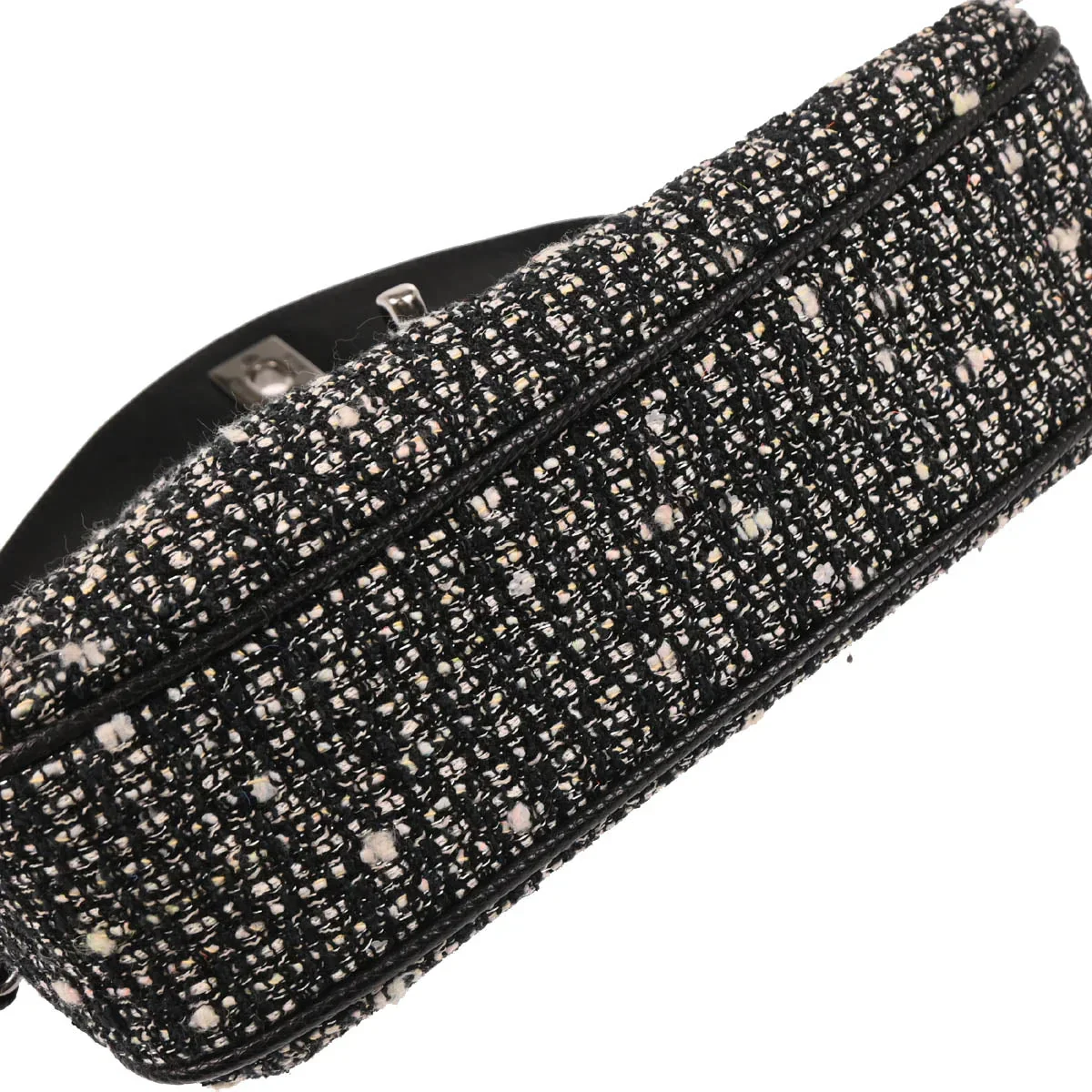Chanel * 2005-2006 Black Tweed Lizard Handbag - Image 5